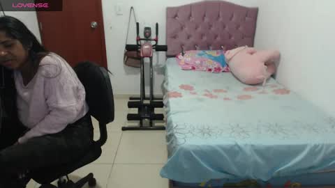 Snapshot of kiara_williamss chatting on December 19, 2024, 1:39 am Kiara online show from December 19, 2024, 1:39 am