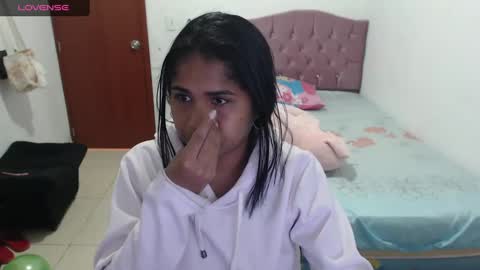 Snapshot of kiara_williamss chatting on December 23, 2024, 7:20 pm Kiara online show from December 23, 2024, 7:20 pm