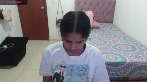 Snapshot of kiara_williamss chatting on February 5, 2025, 1:04 am Kiara online show from February 5, 2025, 1:04 am