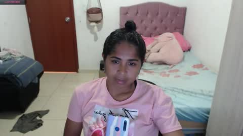 Snapshot of kiara_williamss chatting on October 28, 2025, 6:43 pm Kiara online show from October 28, 2025, 6:43 pm