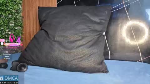 Kiara Zahiri online show from October 24, 2025, 11:06 am