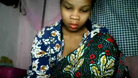 kiarah 69 online show from May 25, 2026, 3:56 am