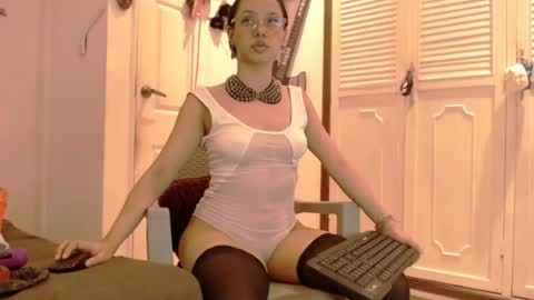 kiaralenon online show from July 26, 2026, 10:16 pm