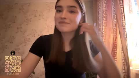 Ola my name is Lissa  Lets hit 10 Thumbs Up together   online show from February 4, 2026, 1:50 pm