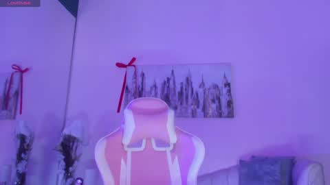 kIKI online show from December 12, 2024, 3:37 pm