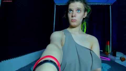 Snapshot of kiki_krash chatting on January 18, 2026, 10:52 am Kiki online show from January 18, 2026, 10:52 am