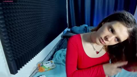 Snapshot of kiki_krash chatting on February 26, 2026, 10:47 am Kiki online show from February 26, 2026, 10:47 am