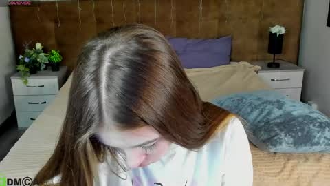 Kiki online show from April 28, 2026, 2:27 am