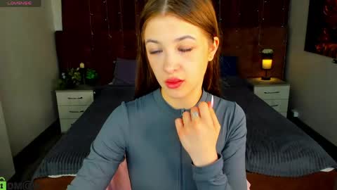 Kiki online show from May 27, 2026, 1:02 am