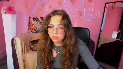 Snapshot of kiki_swan chatting on April 27, 2026, 5:49 am kiki_swan online show from April 27, 2026, 5:49 am