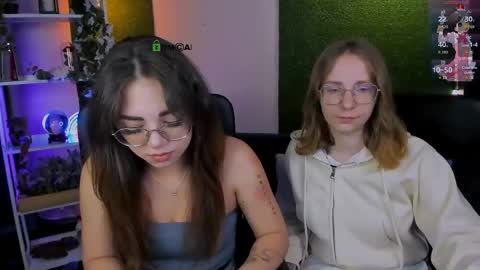 Snapshot of kiki_swan chatting on June 4, 2026, 7:31 pm kiki_swan online show from June 4, 2026, 7:31 pm