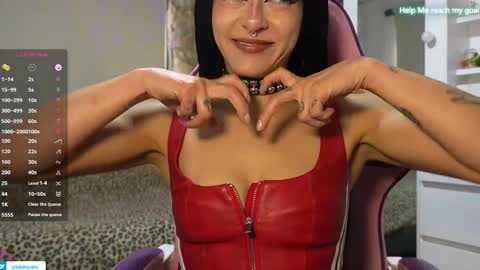 kiki online show from November 12, 2025, 7:03 pm