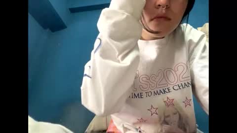 kikilove15 online show from April 27, 2026, 5:55 pm