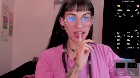 Bella online show from March 31, 2026, 8:31 pm