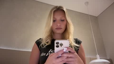 Snapshot of killer__tits chatting on July 31, 2026, 5:12 pm Killer Tits online show from July 31, 2026, 5:12 pm