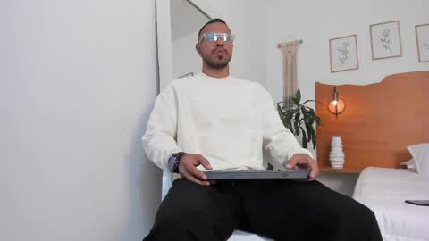 Snapshot of killua_zagarra_ chatting on May 2, 2026, 8:36 pm Kilua Muscle guy online show from May 2, 2026, 8:36 pm