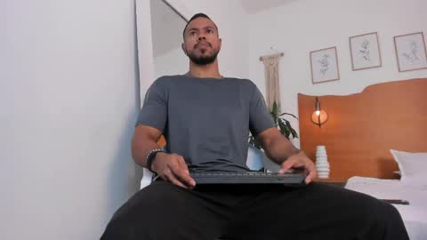 Snapshot of killua_zagarra_ chatting on May 23, 2026, 9:19 pm Kilua Muscle guy online show from May 23, 2026, 9:19 pm