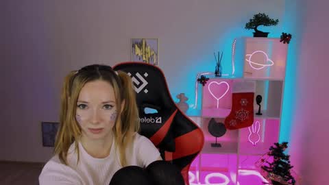 kim_boyd online show from December 14, 2024, 2:31 pm