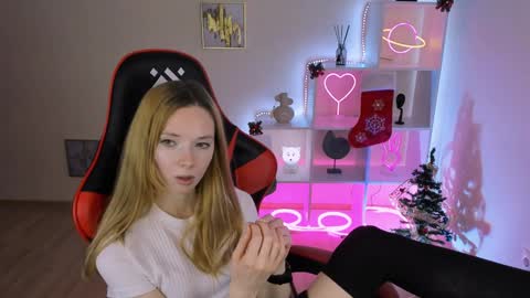 kim_boyd online show from December 16, 2024, 9:20 pm