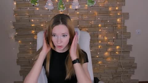 kim_boyd online show from December 23, 2024, 8:11 am