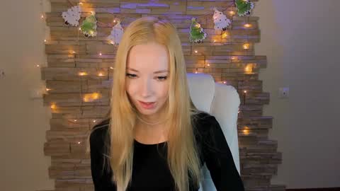 kim_boyd online show from December 31, 2024, 7:42 am