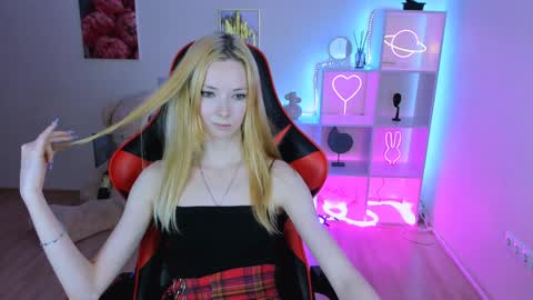 kim_boyd online show from January 30, 2025, 7:48 pm