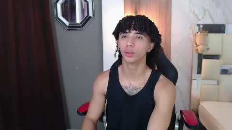Snapshot of kim_curly_ chatting on May 3, 2026, 1:39 pm KIM online show from May 3, 2026, 1:39 pm