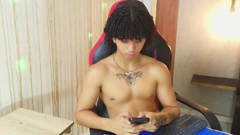 Snapshot of kim_curly_ chatting on June 5, 2026, 6:52 am KIM online show from June 5, 2026, 6:52 am
