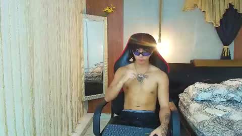 Snapshot of kim_curly_ chatting on June 9, 2026, 4:35 am KIM online show from June 9, 2026, 4:35 am