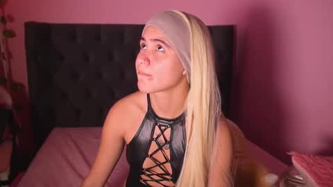 Snapshot of kim_dolls1823 chatting on September 28, 2025, 10:20 am ISABELLA 3 online show from September 28, 2025, 10:20 am