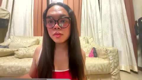 Snapshot of kim_kyile chatting on May 29, 2026, 2:37 pm KYLIE online show from May 29, 2026, 2:37 pm