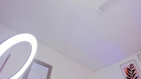 KIM  online show from February 5, 2025, 2:08 am