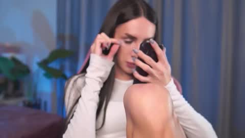 Kim Oberlin online show from October 15, 2025, 11:10 am