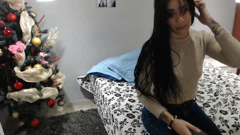 Kim  Yuk online show from December 21, 2024, 5:40 pm