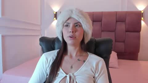 Snapshot of kimberly1fox chatting on March 8, 2025, 2:23 am Kim online show from March 8, 2025, 2:23 am