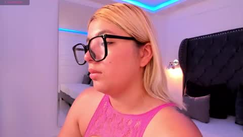 Snapshot of kimberly_cam_ chatting on July 6, 2026, 9:50 pm Your kim online show from July 6, 2026, 9:50 pm