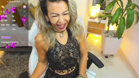 Snapshot of kimberly_milf5 chatting on May 29, 2026, 11:30 am Kimberly online show from May 29, 2026, 11:30 am