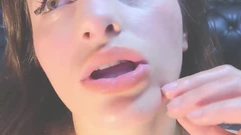  KIMBERLY SWAN  online show from January 23, 2025, 6:45 pm