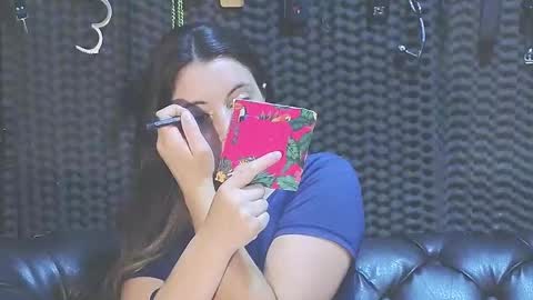  KIMBERLY SWAN  online show from January 26, 2025, 7:09 pm