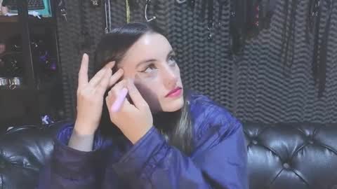  KIMBERLY SWAN  online show from February 11, 2025, 10:07 pm