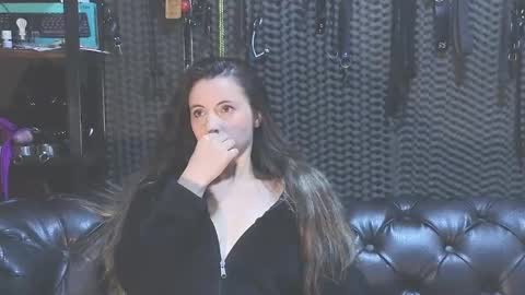  KIMBERLY SWAN  online show from February 16, 2025, 12:19 am