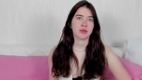 KimberlyBond online show from December 18, 2025, 4:40 am