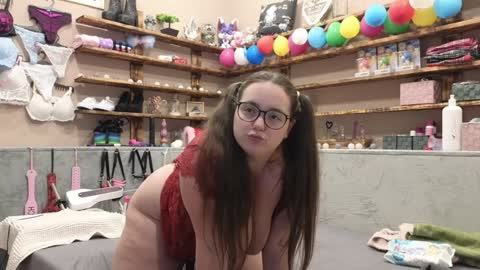kimberlycaprice online show from February 7, 2025, 4:14 pm