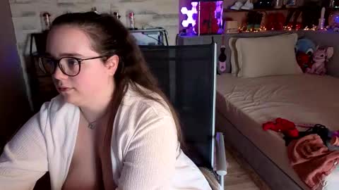 kimberlycaprice online show from March 19, 2026, 8:40 am