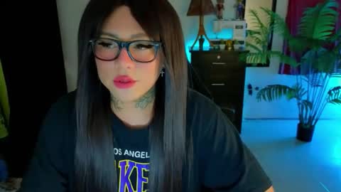 Kimberly Polizzi     online show from November 29, 2025, 4:15 am