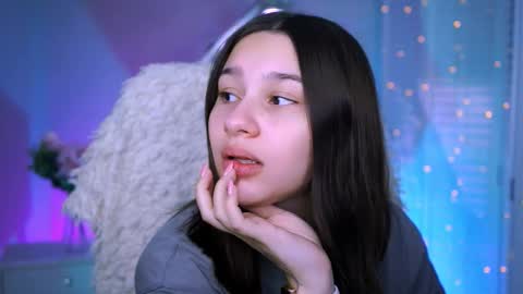 kimclarks online show from November 19, 2025, 12:27 pm