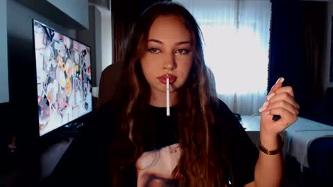 Kim Lee  online show from January 12, 2025, 11:39 am