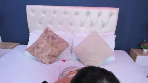 kimluna1 online show from December 2, 2025, 12:38 am