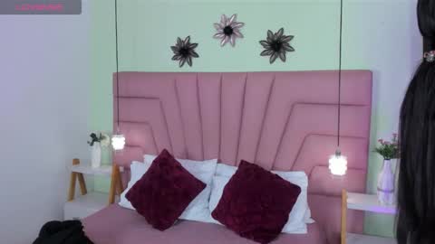 kimluna1 online show from April 28, 2026, 3:22 am