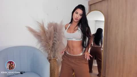 Snapshot of kimm_khalifa chatting on October 8, 2025, 11:35 pm Kim online show from October 8, 2025, 11:35 pm